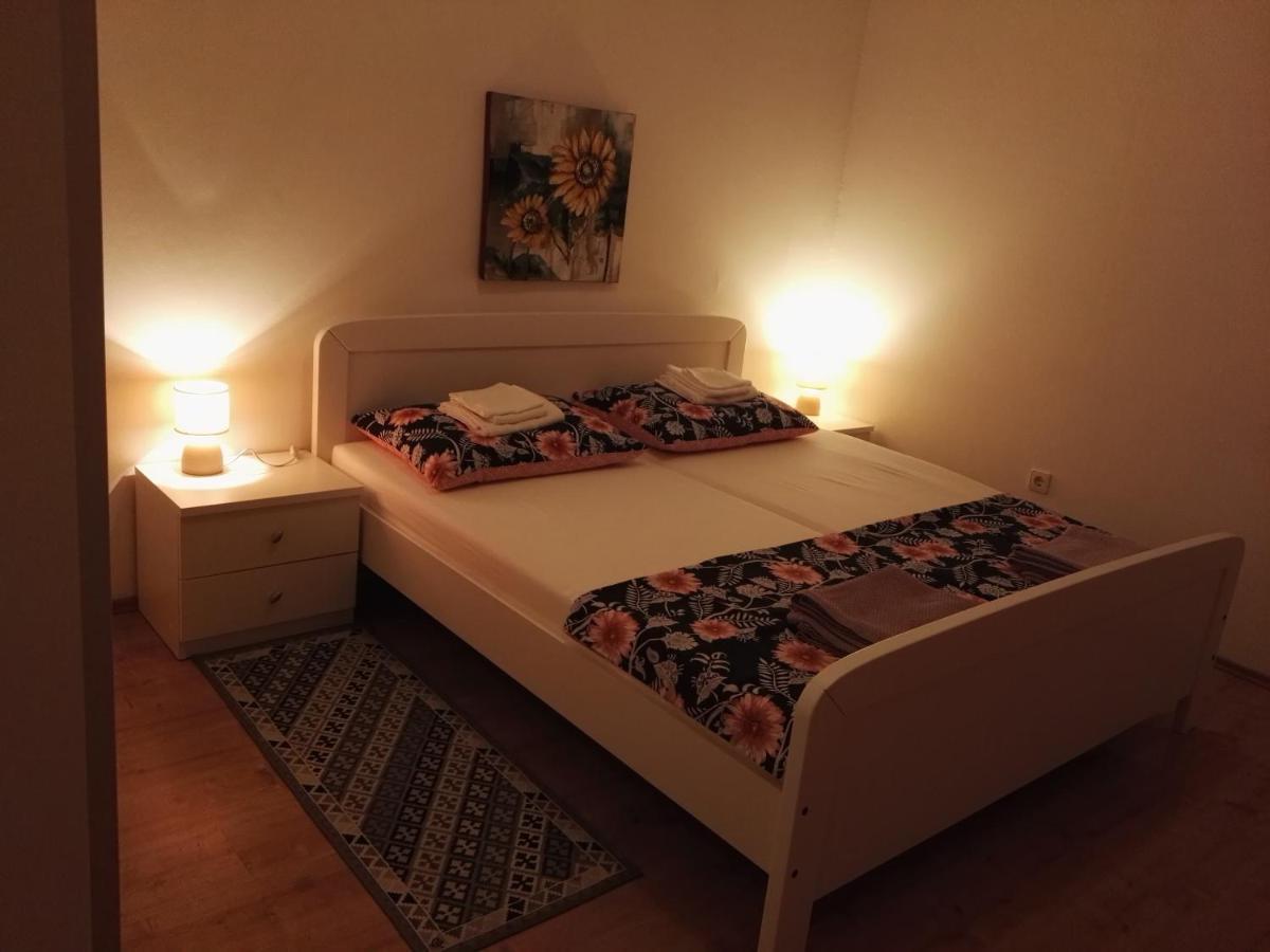 Mara Lägenhet Pula Exteriör bild